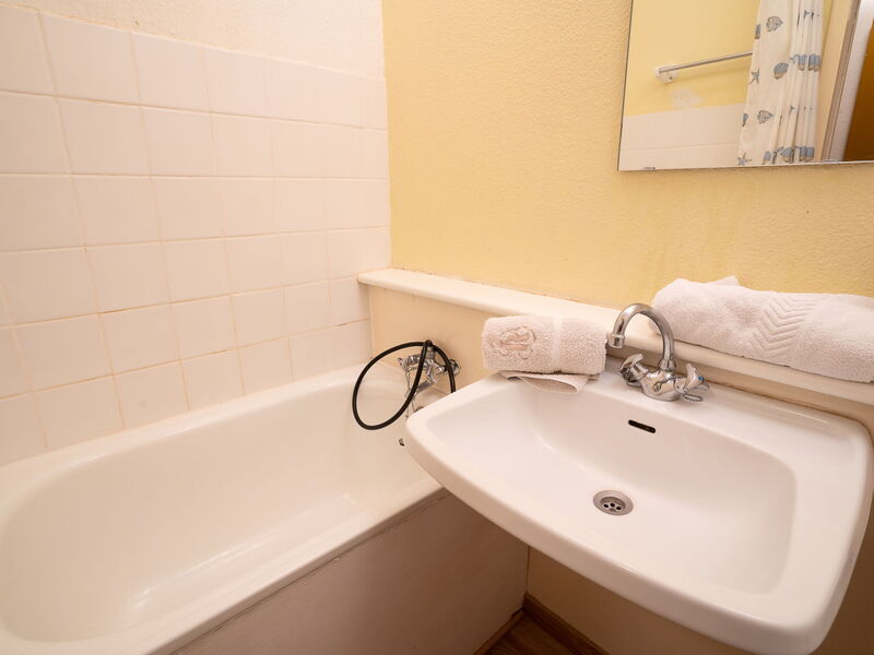 Accommodation:&nbsp;Vostok Zodiaque 800.73