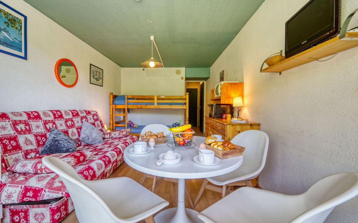 Accommodation:&nbsp;Soyouz Vanguard 100.19
