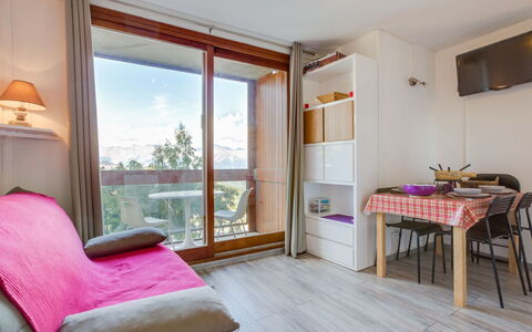 Accommodation:&nbsp;Soyouz Vanguard 100.82