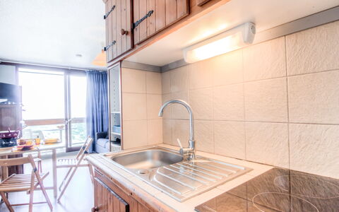 Accommodation:&nbsp;Soyouz Vanguard 100.78