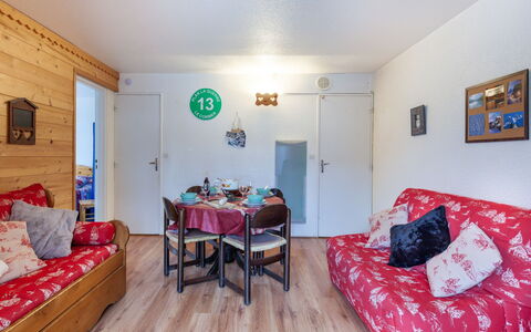 Accommodation:&nbsp;Soyouz Vanguard 100.96