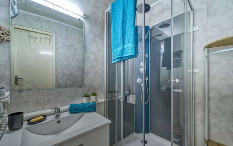 Accommodation:&nbsp;Soyouz Vanguard 100.99
