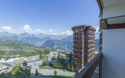 Accommodation:&nbsp;Soyouz Vanguard 100.80