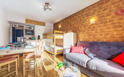 Accommodation:&nbsp;Soyouz Vanguard 100.106