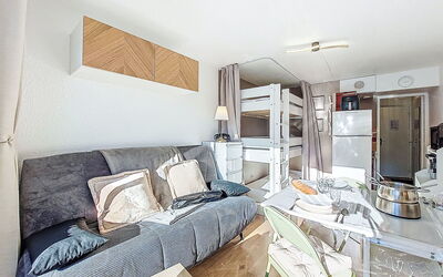 Accommodation:&nbsp;Soyouz Vanguard 100.107