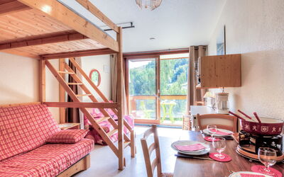 Accommodation:&nbsp;Soyouz Vanguard 100.10