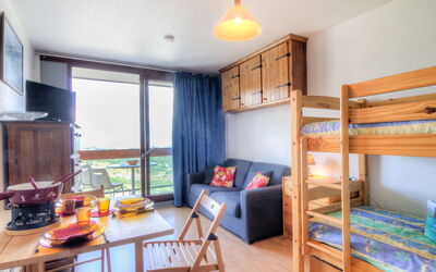 Accommodation:&nbsp;Soyouz Vanguard 100.78
