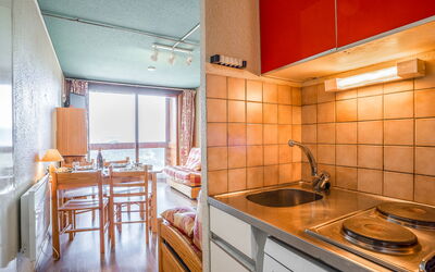 Accommodation:&nbsp;Soyouz Vanguard 100.65