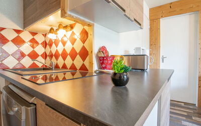 Accommodation:&nbsp;Soyouz Vanguard 100.84
