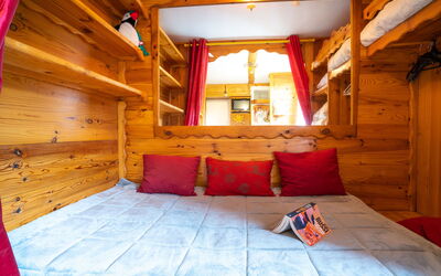 Accommodation:&nbsp;Soyouz Vanguard 100.92
