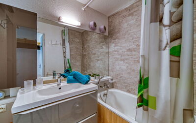 Accommodation:&nbsp;Soyouz Vanguard 100.97