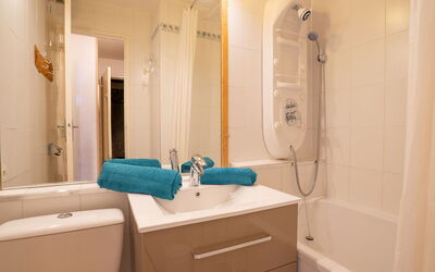 Accommodation:&nbsp;Soyouz Vanguard 100.92