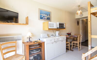Accommodation:&nbsp;Soyouz Vanguard 100.10