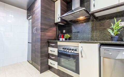 Vila del Far: Major Appliance, Kitchen Appliance, Flooring, Kitchen, Countertop, Cabinetry, Interior Design, Floor, Home Appliance, Ceiling