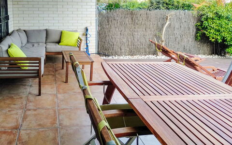 Vila del Far: Building, Plant, Property, Window, Land Lot, Urban Design, Landscape, Neighbourhood, Grass, Leisure