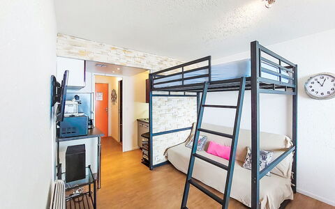 Le Corbier 310: Bunk Bed, Interior Design, Floor, Flooring, Furniture, Bedroom, Bed, Room, Bed Sheet, Bed Frame