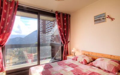 Accommodation:&nbsp;Pegase Phenix 310.38