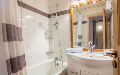 Accommodation:&nbsp;Pegase Phenix 310.44