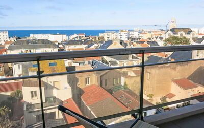 Les Sables D'Olonne 608: Sky, Window, Building, Architecture, Urban Design, House, Shade, Cloud, City, Residential Area