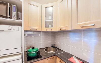 Accommodation:&nbsp;Lunik Orion 510.52