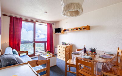 Accommodation:&nbsp;Lunik Orion 510.17