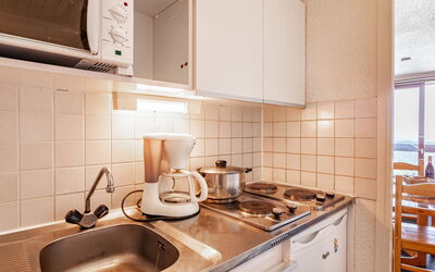 Accommodation:&nbsp;Lunik Orion 510.17