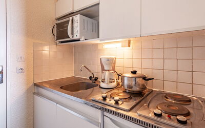 Accommodation:&nbsp;Lunik Orion 510.17