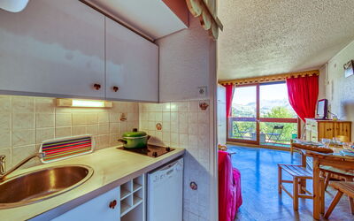 Accommodation:&nbsp;Lunik Orion 510.49