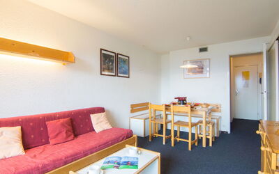 Accommodation:&nbsp;Lunik Orion 510.29
