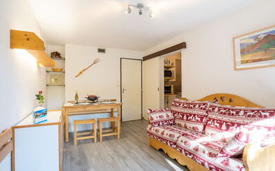 Accommodation:&nbsp;Lunik Orion 510.28
