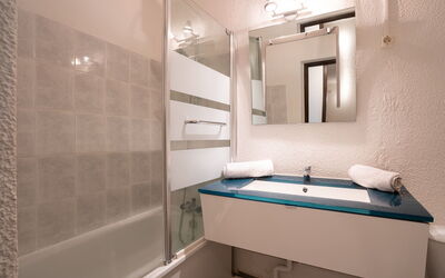Accommodation:&nbsp;Lunik Orion 510.28