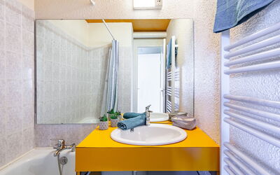 Accommodation:&nbsp;Lunik Orion 510.17