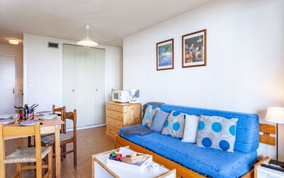 Accommodation:&nbsp;Lunik Orion 510.18