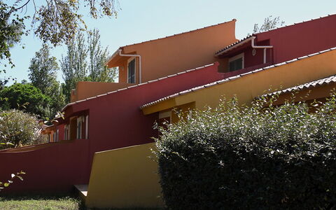 La Marana 600: Building, Plant, Property, Window, Land Lot, Urban Design, Landscape, Neighbourhood, Grass, Leisure