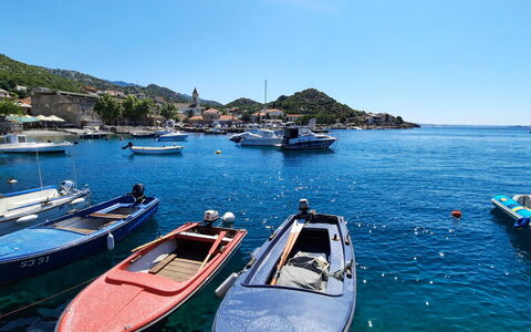 Nena: Boat, Vehicle, Water, Mode Of Transport, Watercraft, Body Of Water, Boats And Boating--Equipment And Supplies, Waterway, Summer, Coastal And Oceanic Landforms