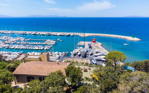 Villa Giuliana: Water, Sky, Cloud, Boat, Blue, Plant, Azure, Tree, Watercraft, Building