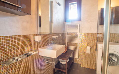 Hjort: Tap, Sink, Plumbing Fixture, Mirror, Bathroom Sink, Bathroom, Interior Design, Wood, Flooring, Wall