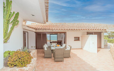 Malvasia: Building, Plant, Property, Window, Land Lot, Urban Design, Landscape, Neighbourhood, Grass, Leisure