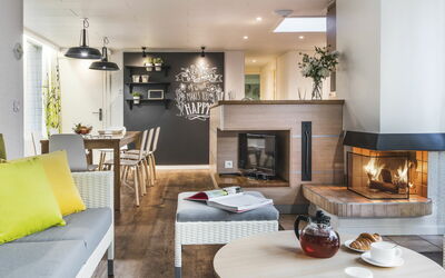 Cottage Premium Nouveau Design 601.12: Building, Plant, Property, Window, Land Lot, Urban Design, Landscape, Neighbourhood, Grass, Leisure