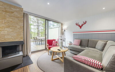 Cottage Vip Nouveau Design 601.9: Building, Plant, Property, Window, Land Lot, Urban Design, Landscape, Neighbourhood, Grass, Leisure