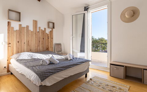 Villa Vaccaja: Property, Furniture, Comfort, Building, Wood, Window, Interior Design, Architecture, Flooring