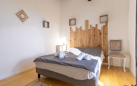 Villa Vaccaja: Furniture, Property, Comfort, Wood, Building, Lighting, Interior Design, Floor, Flooring