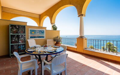 Accommodation:&nbsp;Loggia sul Mare 638.3