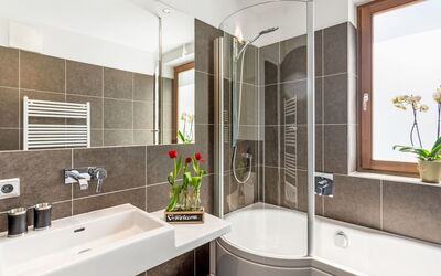 Accommodation:&nbsp;Emma 280.9