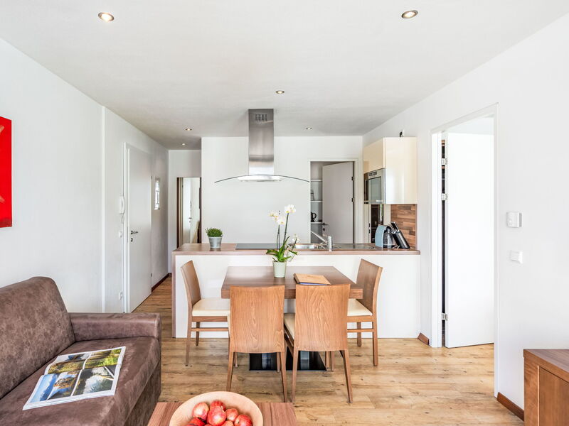 Accommodation:&nbsp;Emma 280.8
