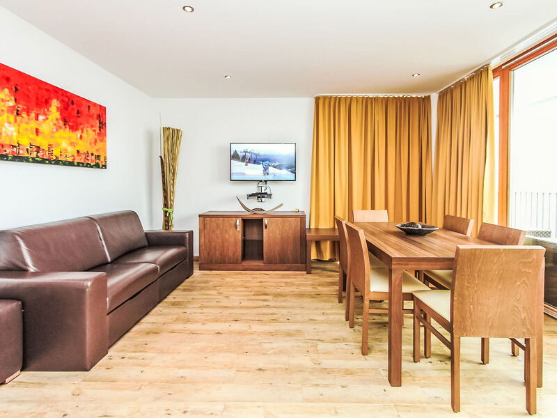Accommodation:&nbsp;Emma 280.3