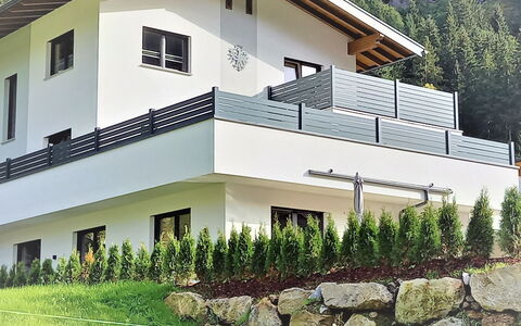 Haus Goldmann: Plant, Building, Window, Green, House, Cottage, Land Lot, Architecture, Tree, Wall