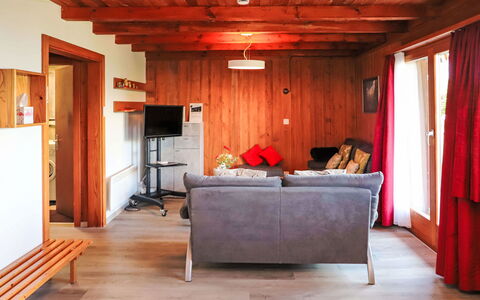 Dorine: Comfort, Wood, Interior Design, Flooring, Floor, Curtain, Red, Hardwood, Living Room, Decoration