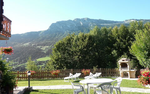 Namasté: Property, Mountainous Landforms, Mountain, Hill Station, Sky, Wilderness, Grass, Mountain Range, Real Estate, House