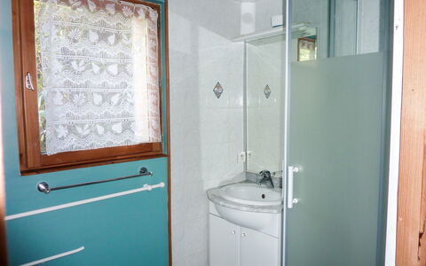 Namasté: Mirror, Tap, Plumbing Fixture, Sink, Bathroom Sink, Bathroom, Bathroom Cabinet, Purple, Wood